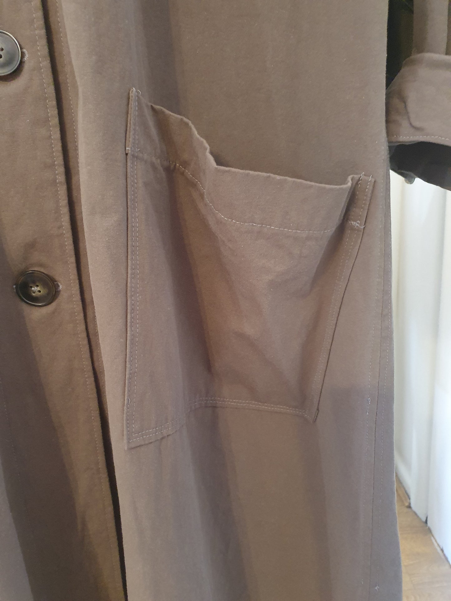 Swing coat in khaki organic cotton