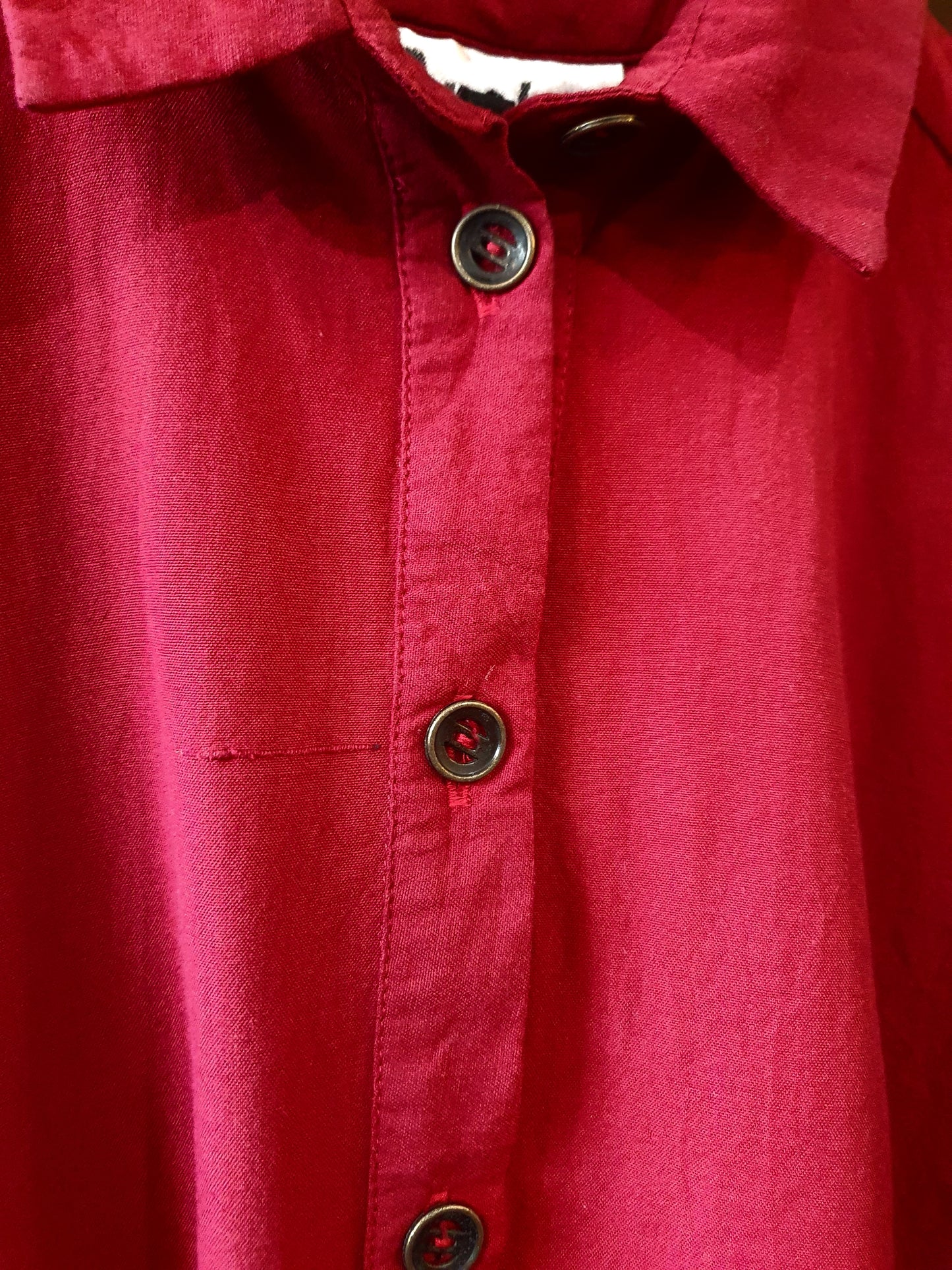 Stella back pleat shirt in red