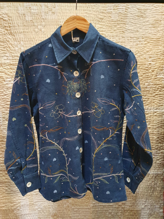 Embroidered Shaket in heavyweight cotton Indigo