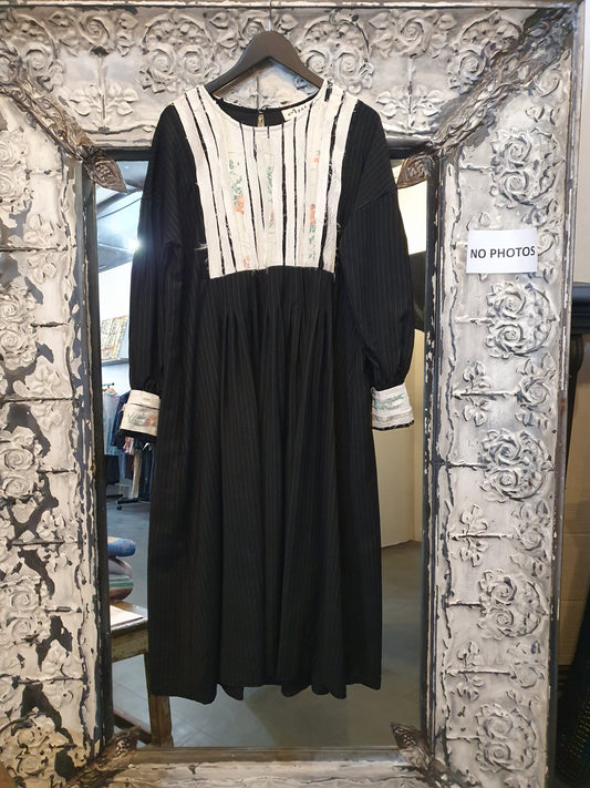 Lila dress in vintage wool