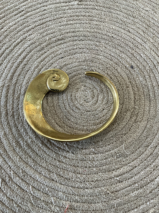 Brass shell bracelet