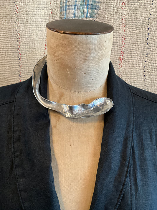 Recycled aluminium neck piece collar