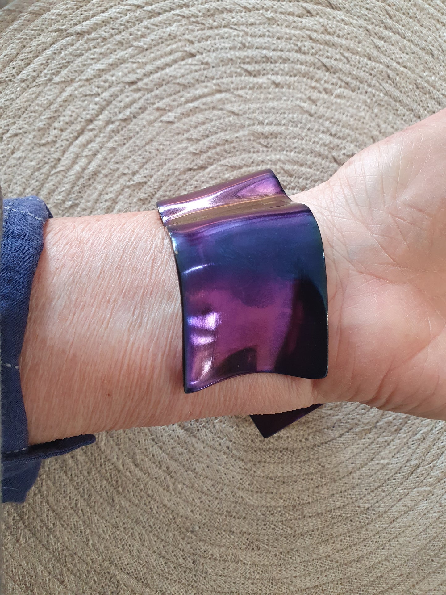 Large ribbon cuff