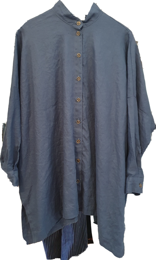 Oversized shirt in Denim Blue linen