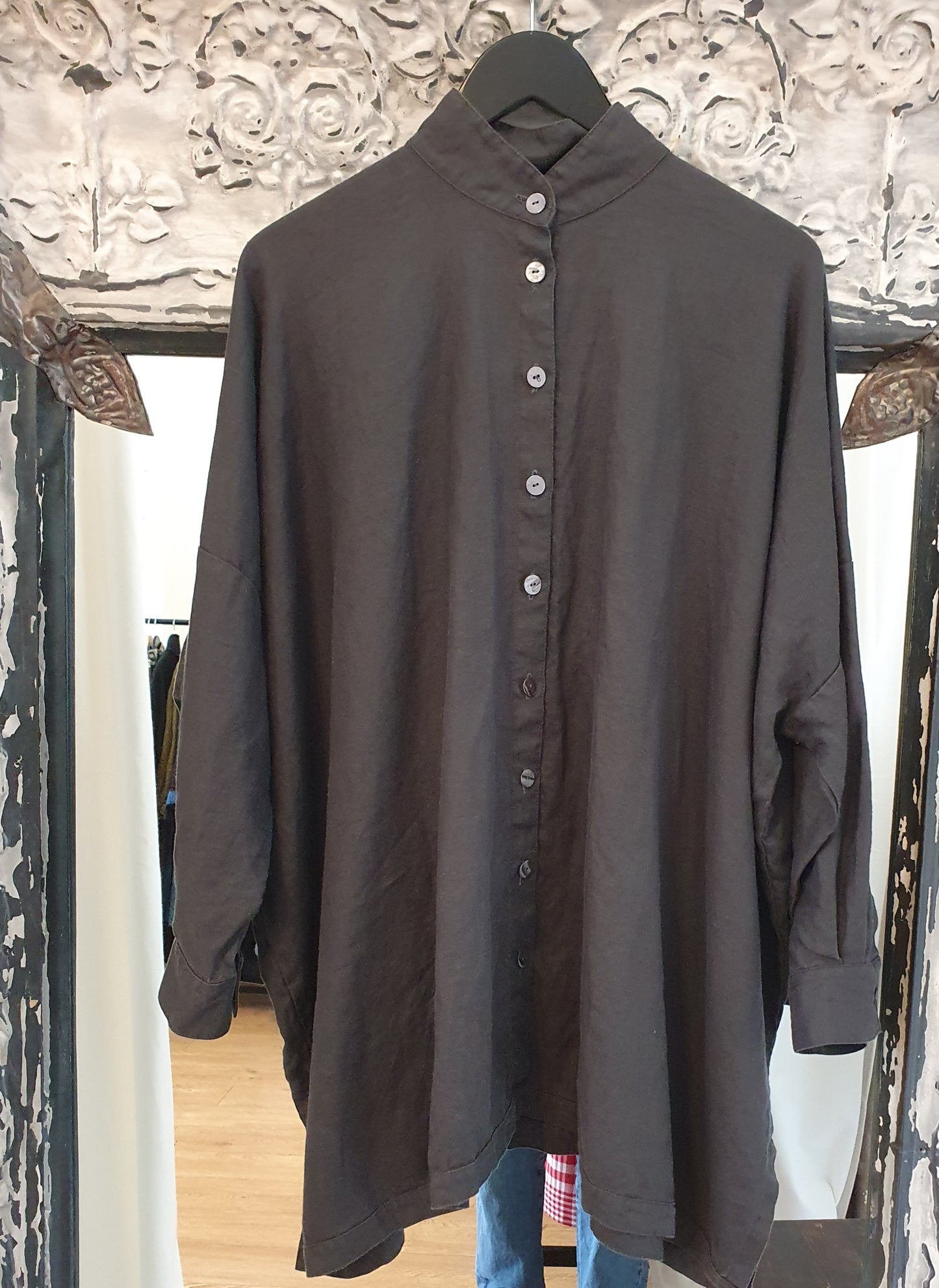 Oversized shirt in seaweed green linen